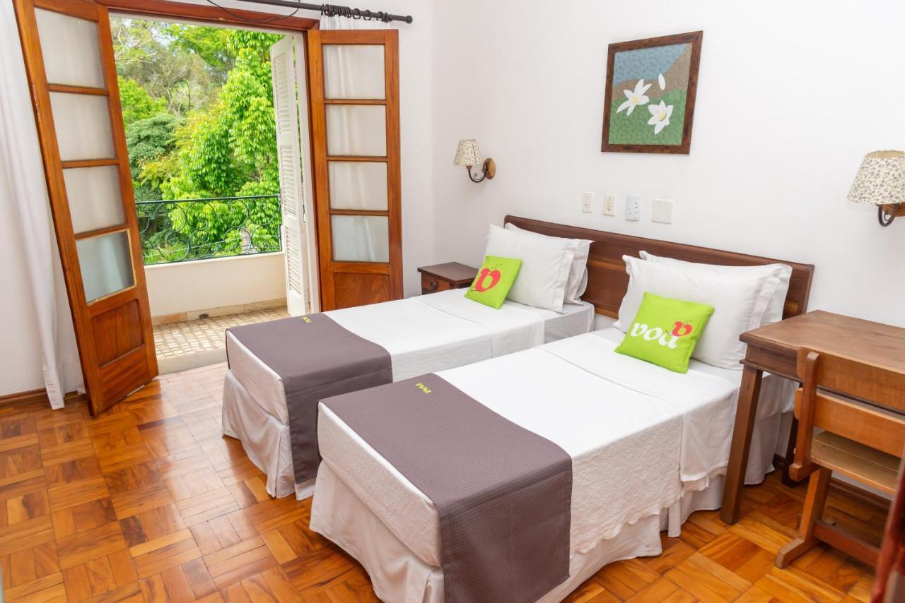 Quarto com 2 Camas de Solteiro e Varanda