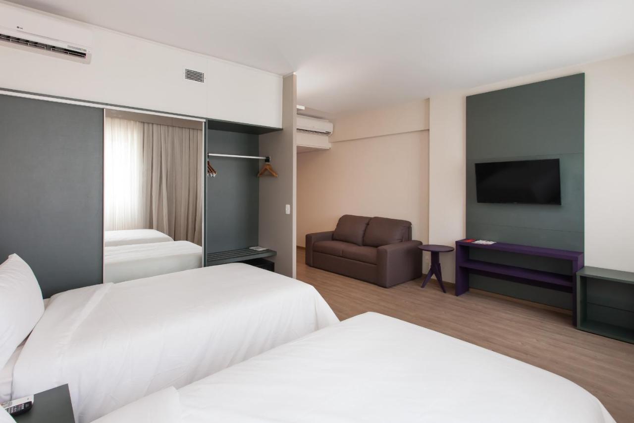 Twin Suite – 2 single beds