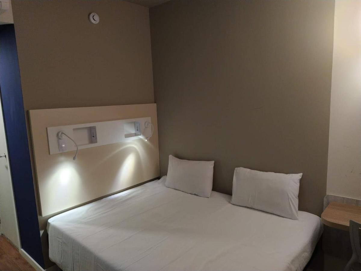 Quarto Duplo