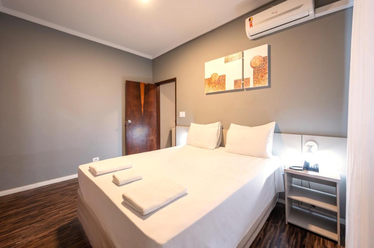 Quarto Deluxe com Cama de Casal ou 2 de Solteiro