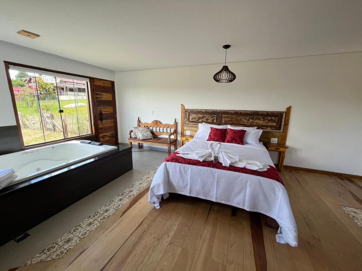 Suíte Deluxe com Banheira de Hidromassagem