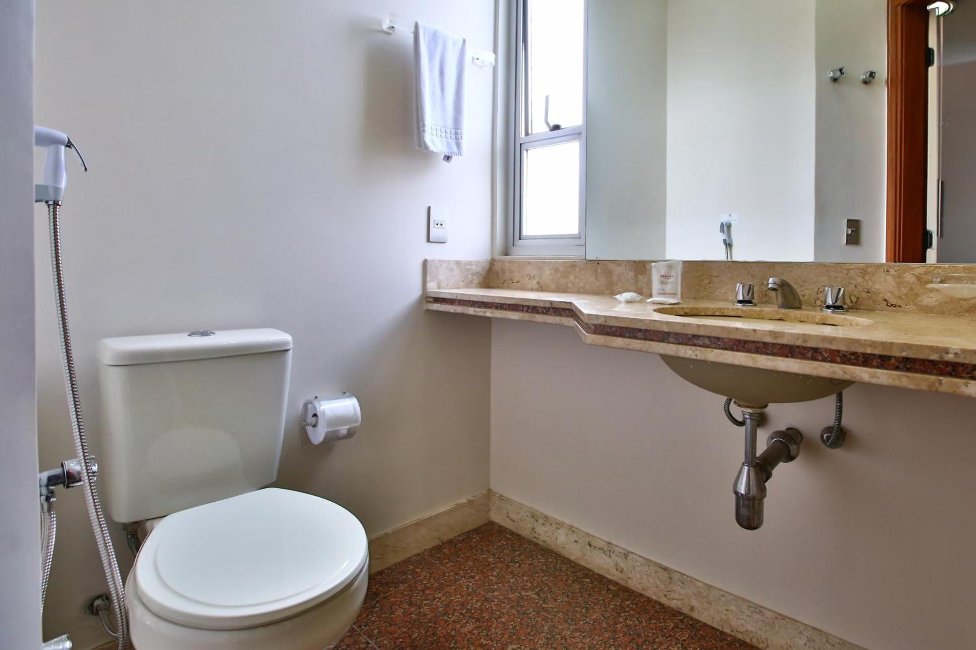 Deluxe Queen Suite