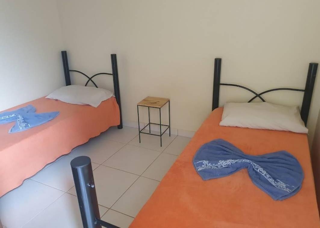 Quarto Duplo Standard com Banheiro Compartilhado