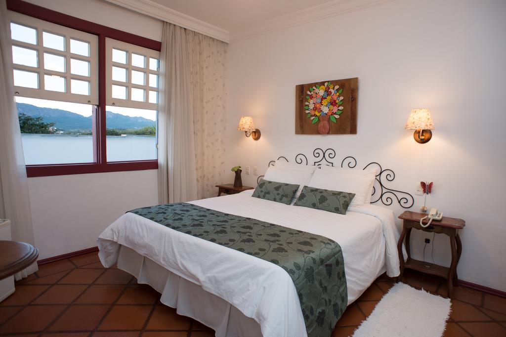 Deluxe Double Room Air Conditioning King-size Bed View,132361296:JPEG