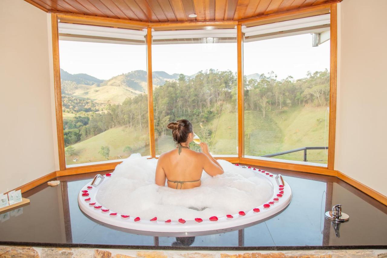 Quarto Duplo com Vista das Montanhas