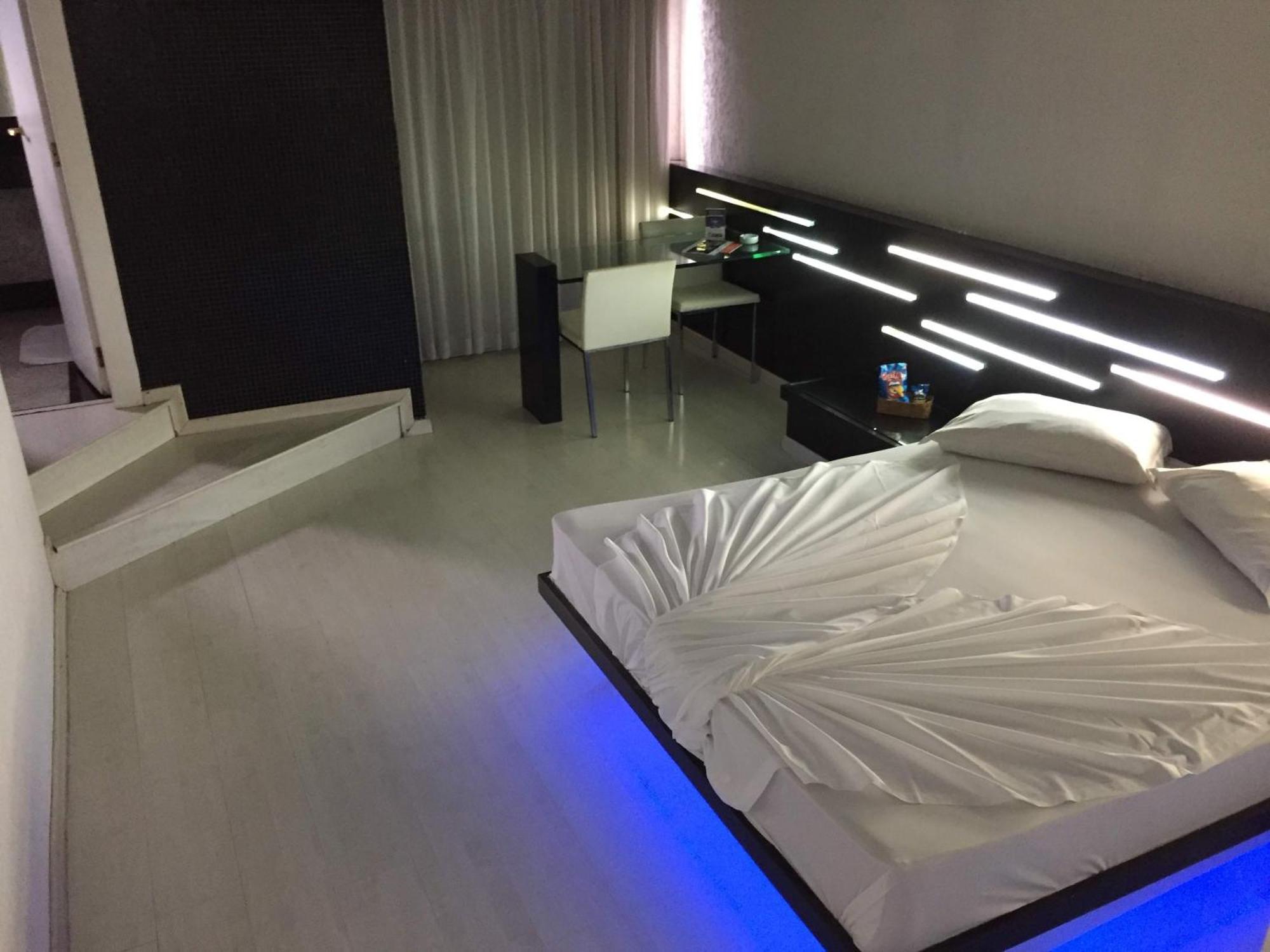 Deluxe Suite with Spa Bath