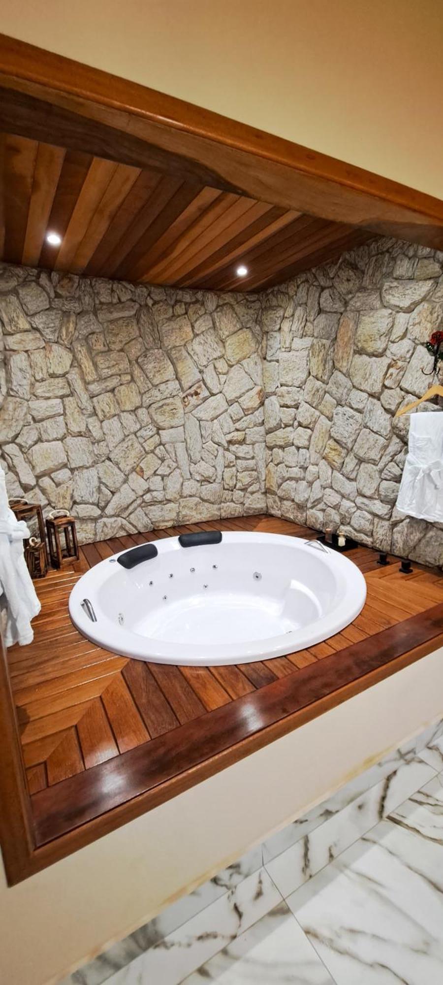 Superior Chalet,1546865599:JPEG