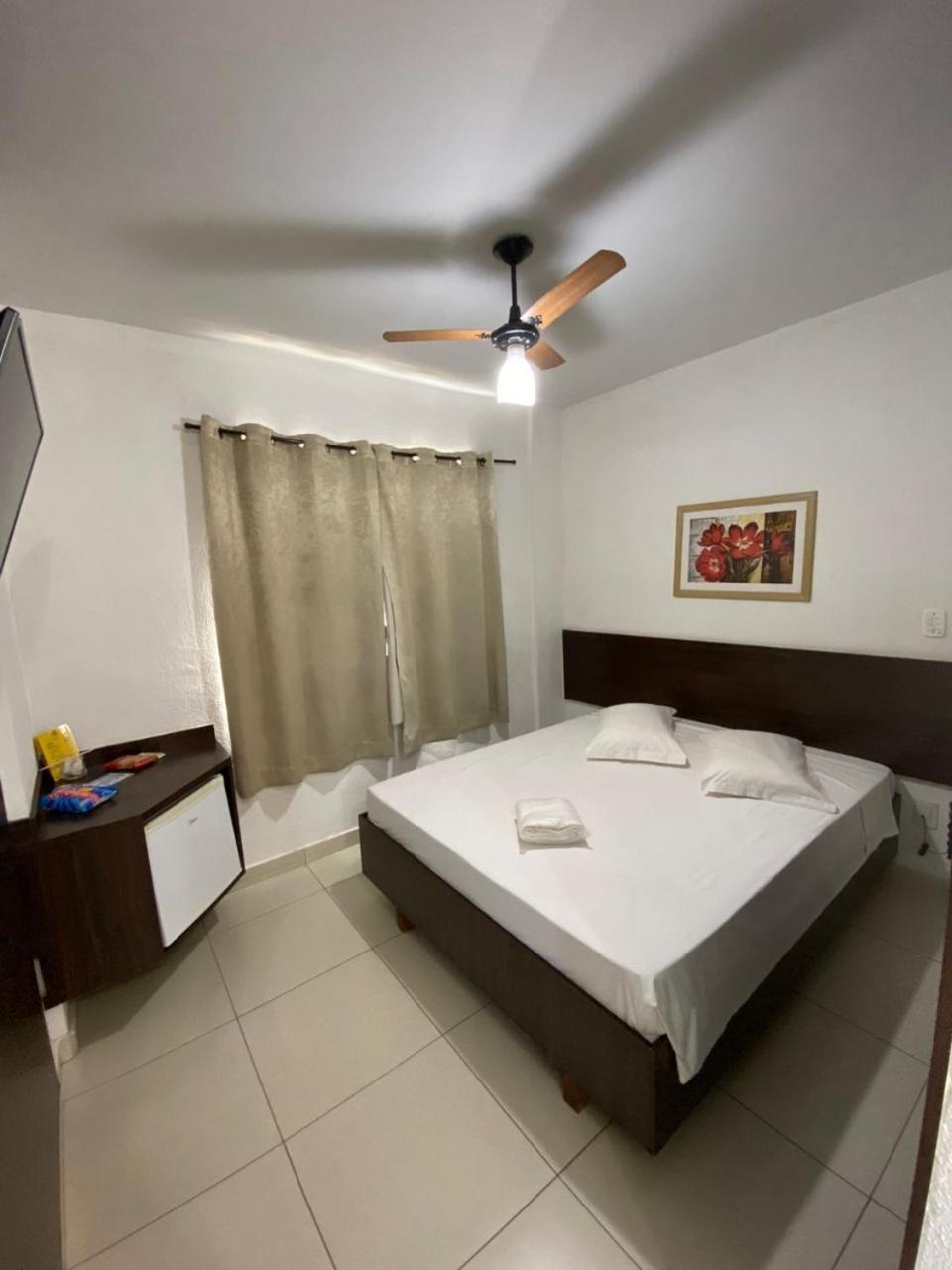 Quarto com Cama de Casal ou 2 de Solteiro