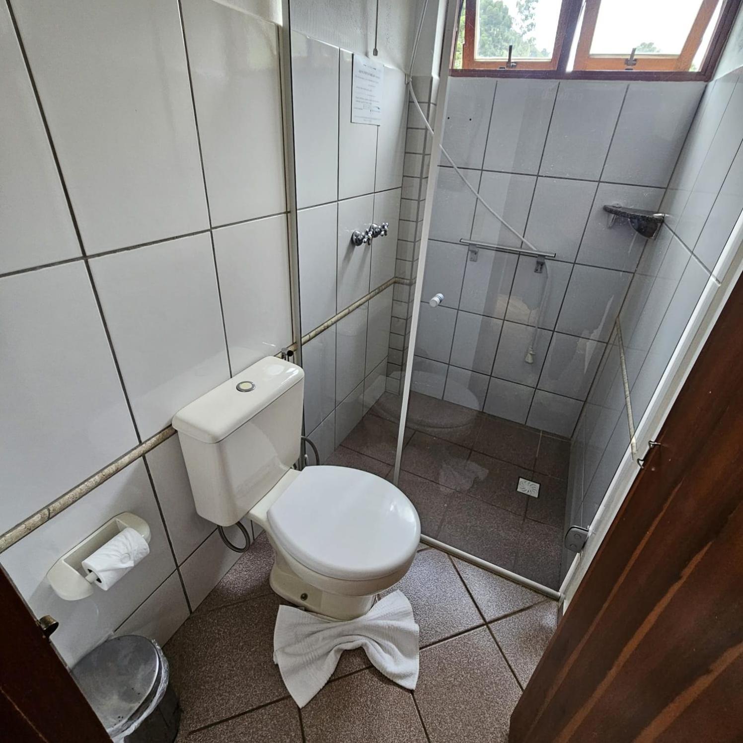 Quarto Duplo com Varanda (2 Adultos + 1 Criança)