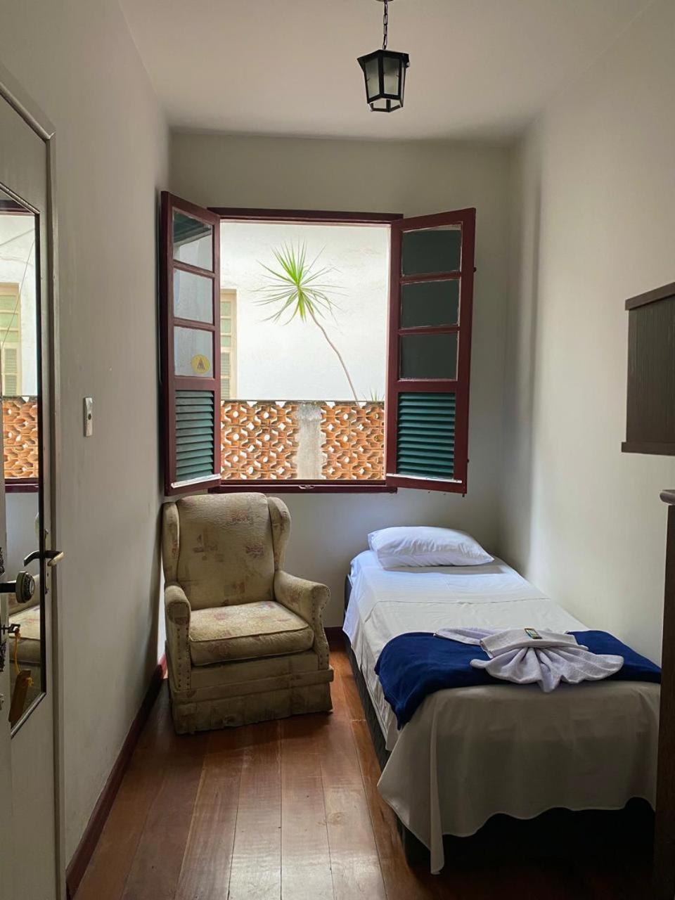 Quarto Individual com Banheiro Privativo