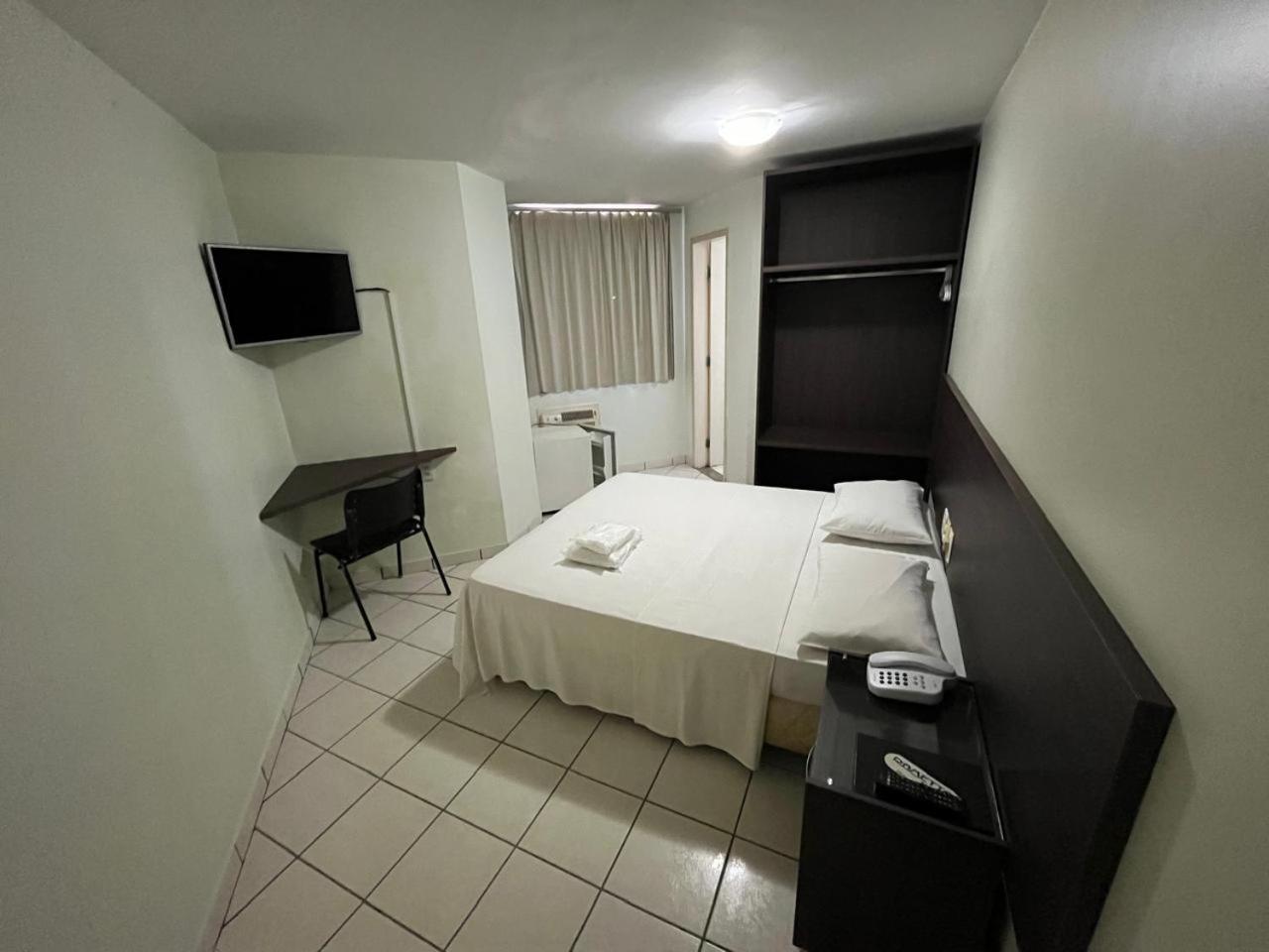 Quarto Individual Econômico