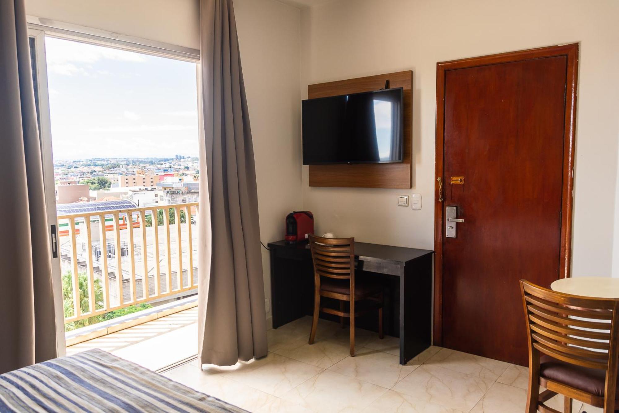 Deluxe Apartment,1637719001:JPEG