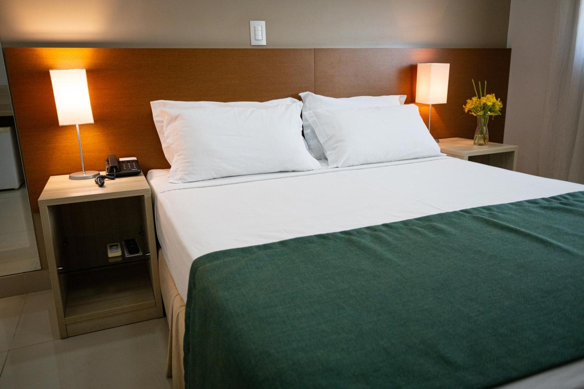 Quarto Executivo com Cama de Casal ou 2 de Solteiro