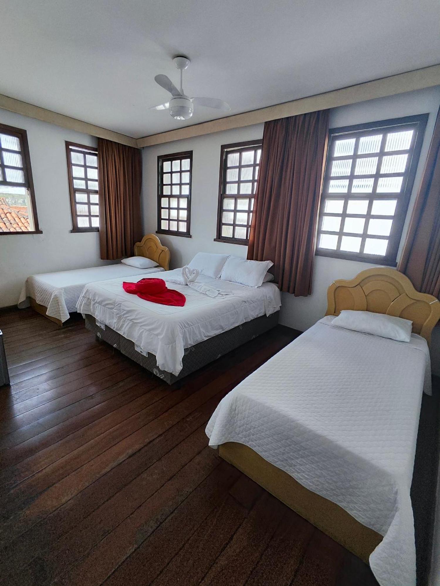 Quarto Quádruplo com Vista da Montanha