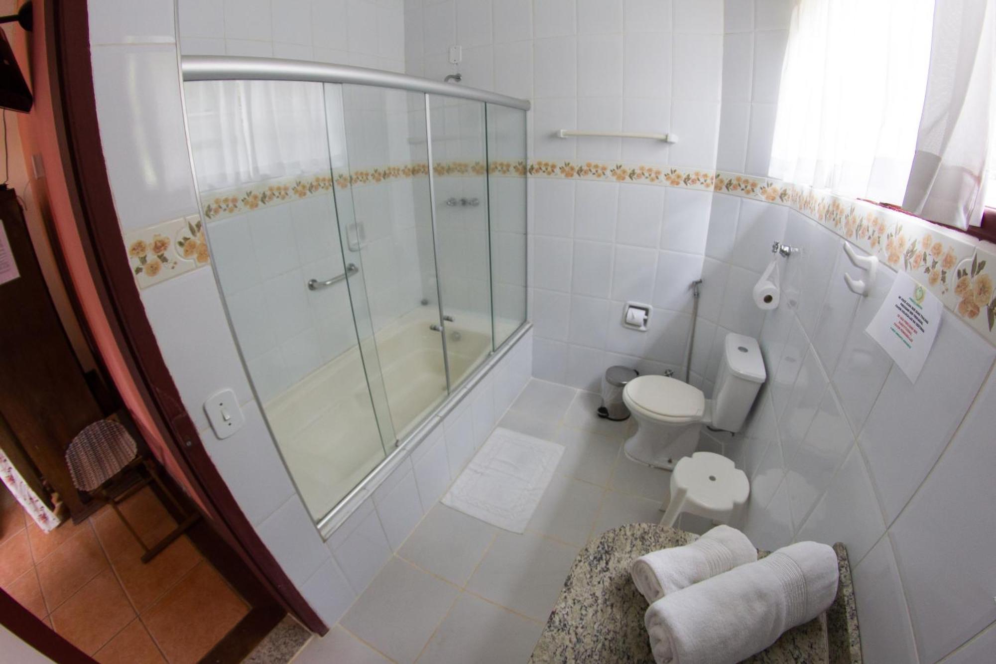 Quadruple Room Bath,1668073035:JPEG