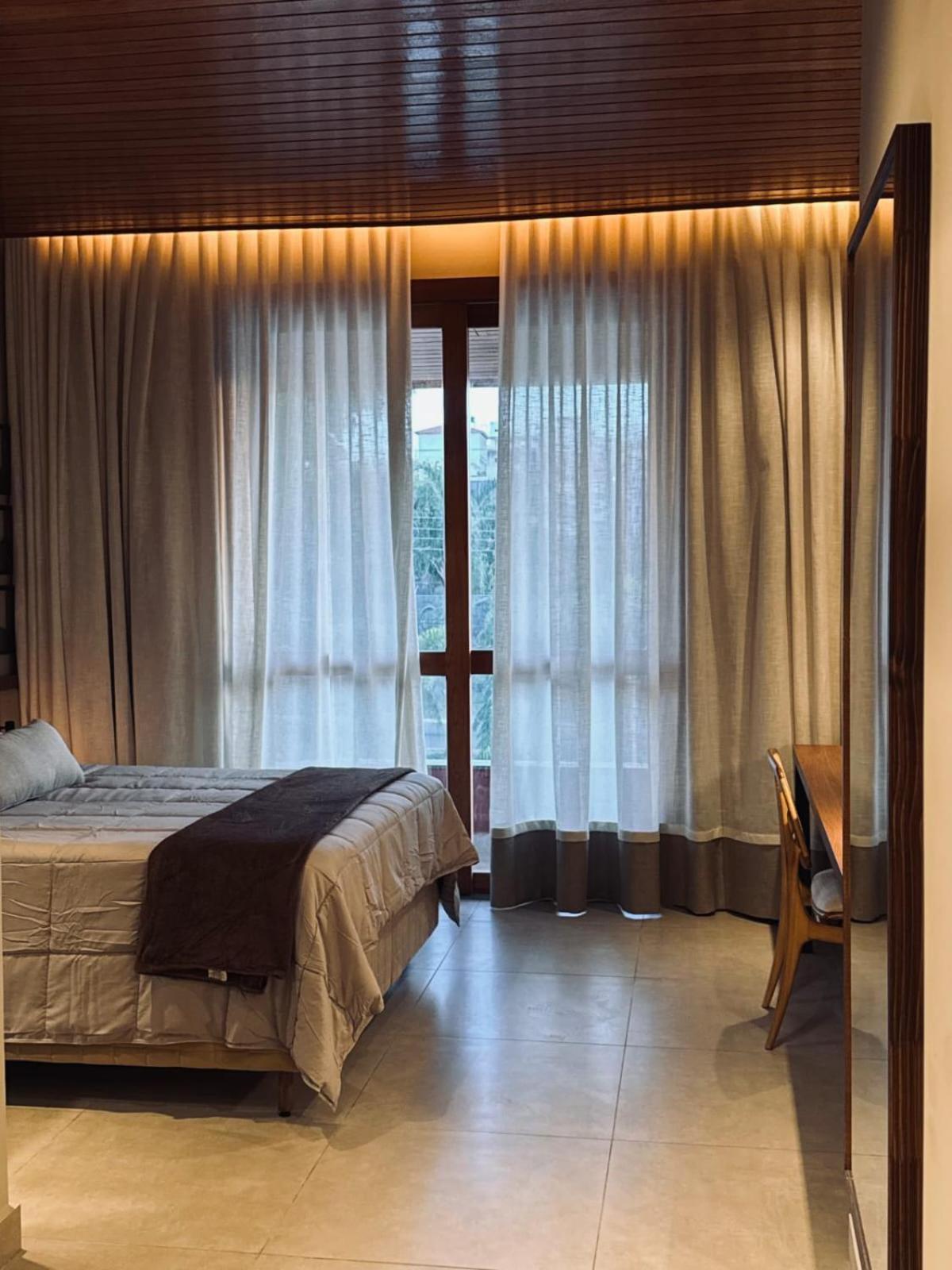Quarto com Cama de Casal ou 2 de Solteiro e Varanda