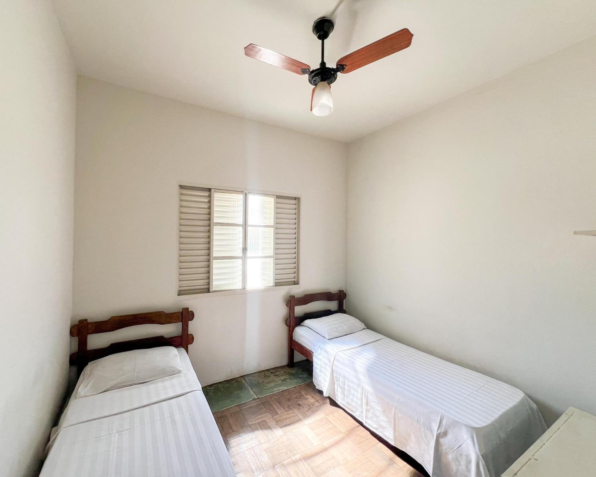 Quarto Duplo com Banheiro Compartilhado
