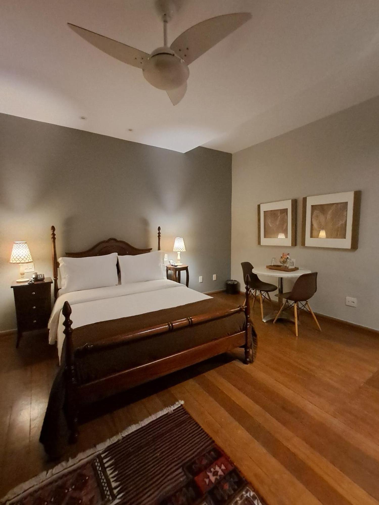Quarto Triplo Luxo com Banheira