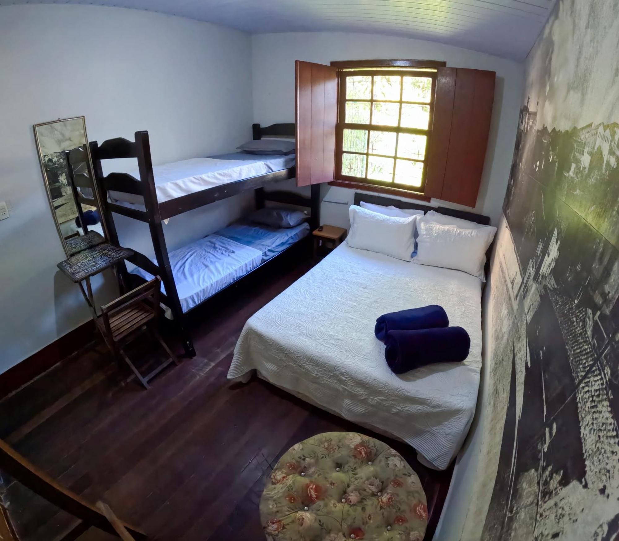 Family Room,1706957470:JPEG