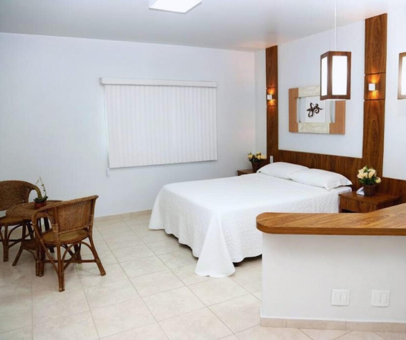 Executive Suite,1742818085:JPEG