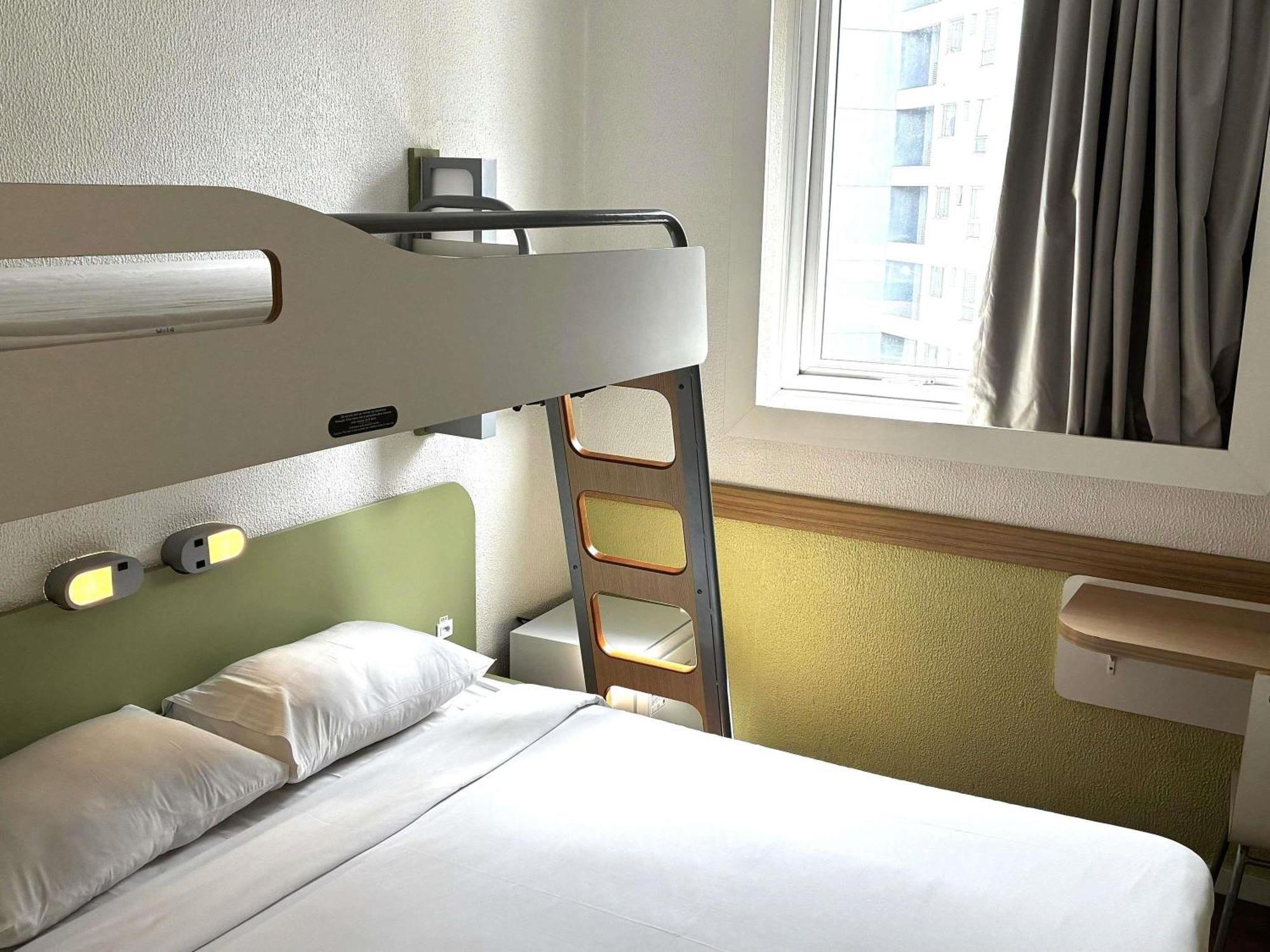 Superior Room with One Double Bed and One Single Bed