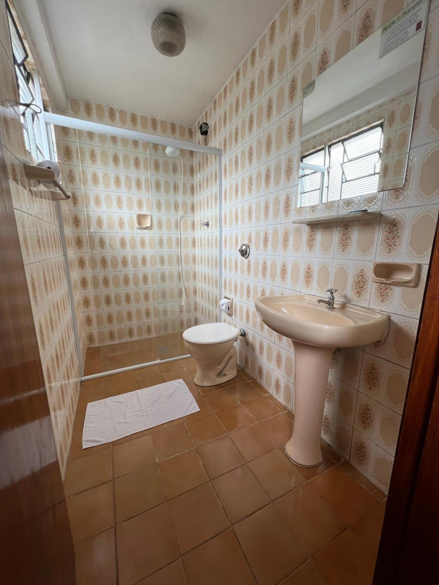 Family Room,1747319341:JPEG