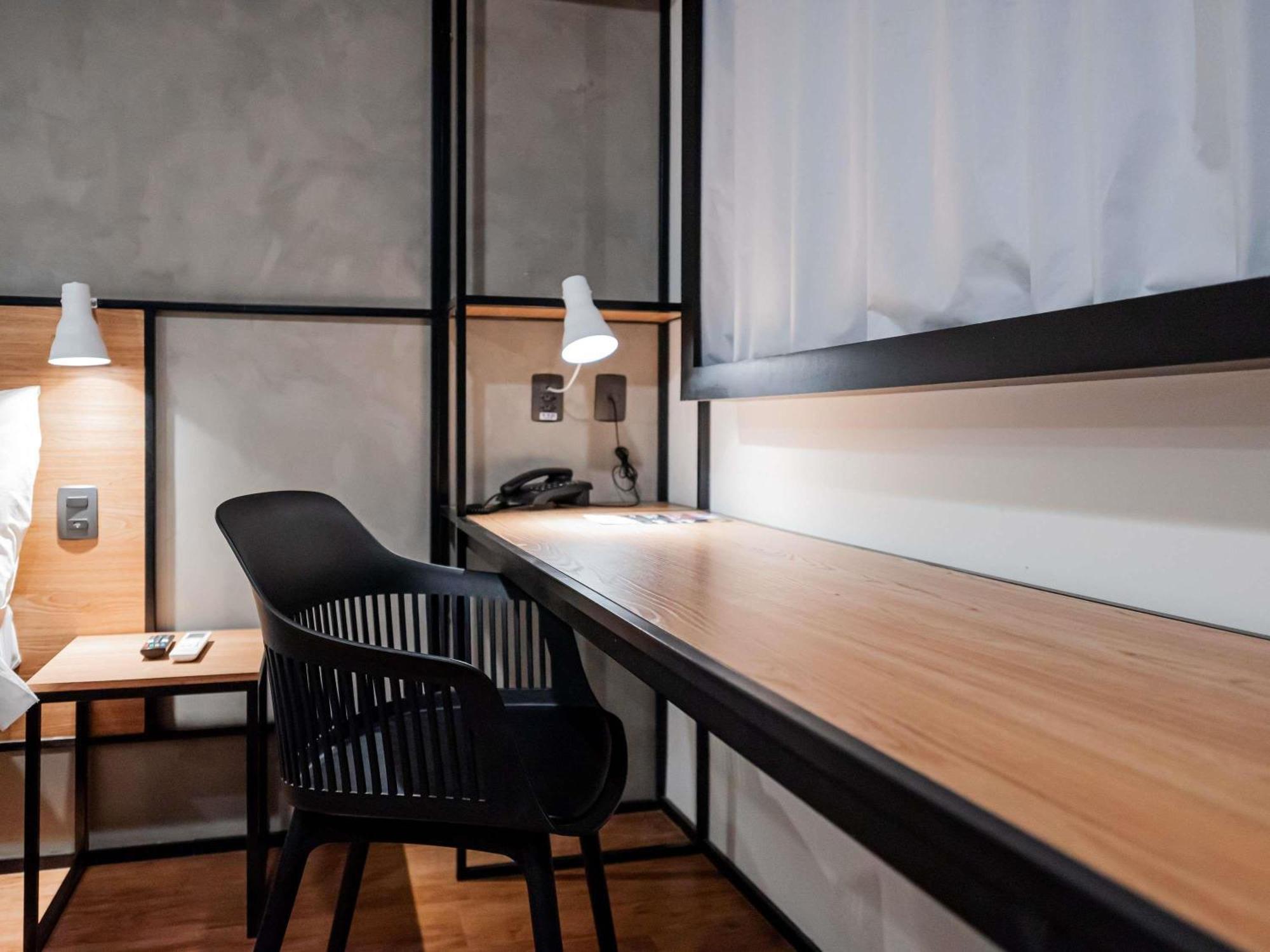 Apartamento com 1 Cama de Casal e 2 de Solteiro