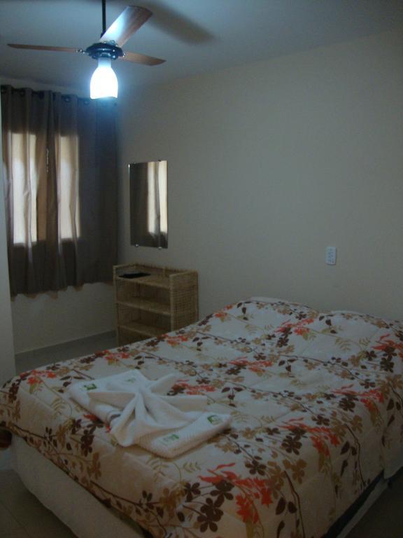 Quarto com Cama de Casal ou 2 de Solteiro e Banheiro Privativo