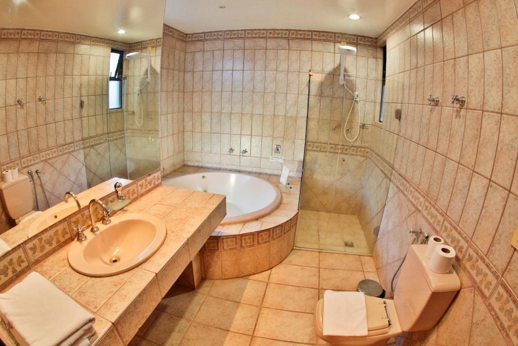 Suite Spa Bath,1339647509:JPEG