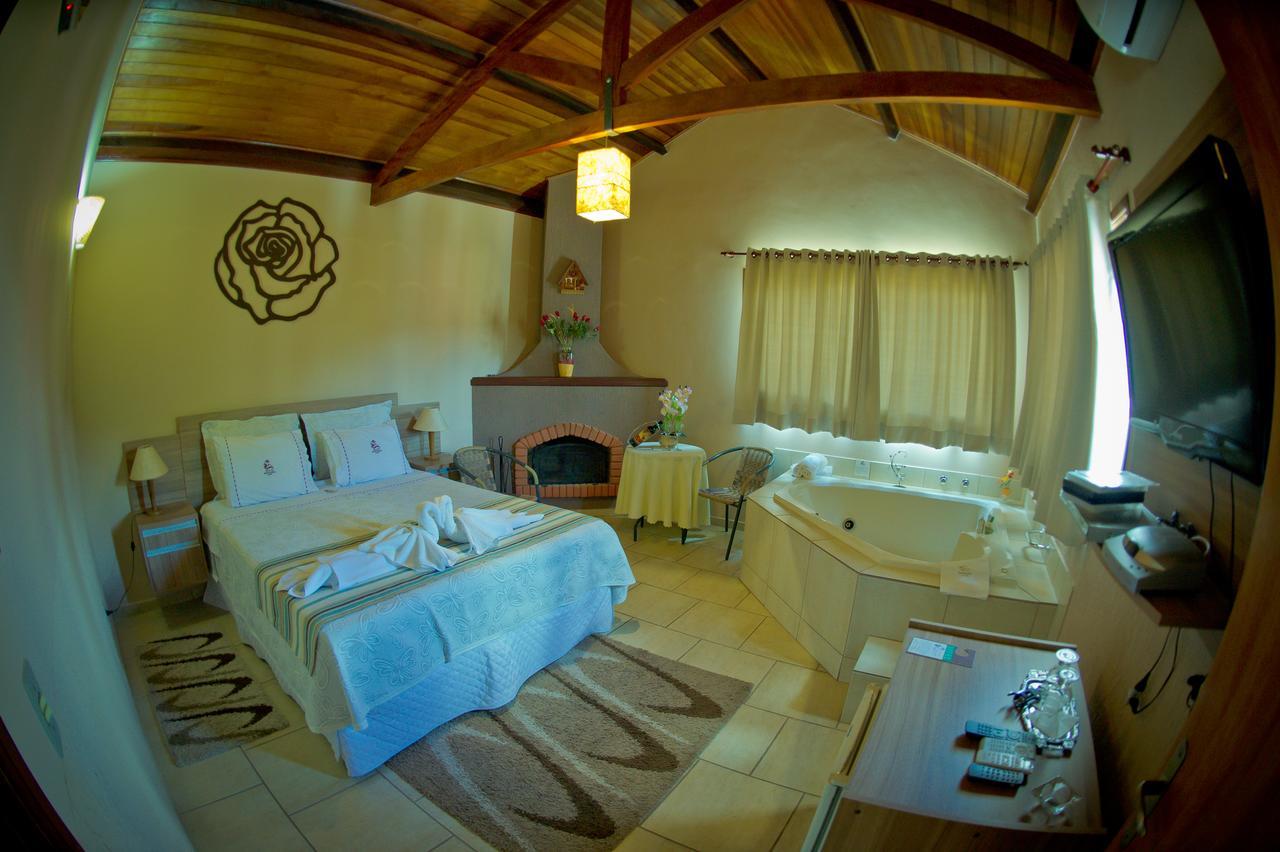 Deluxe Double Room,1268438278:JPEG