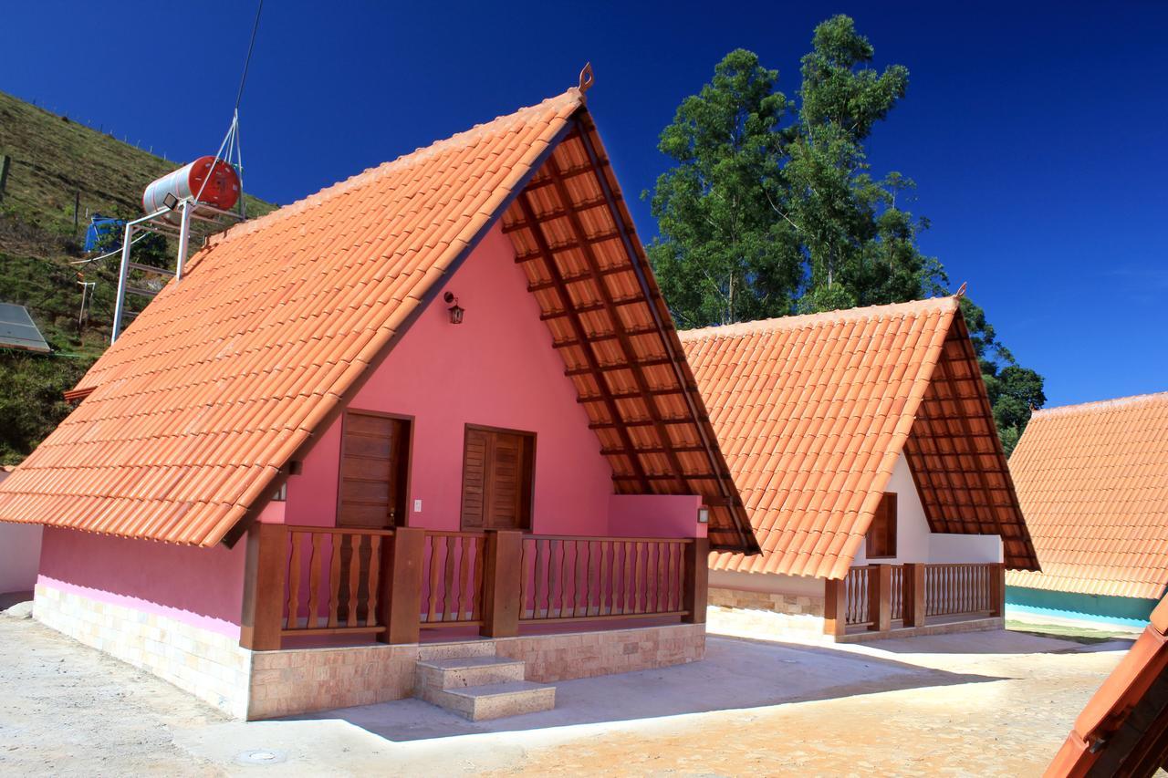 Quarto Triplo com Banheiro
