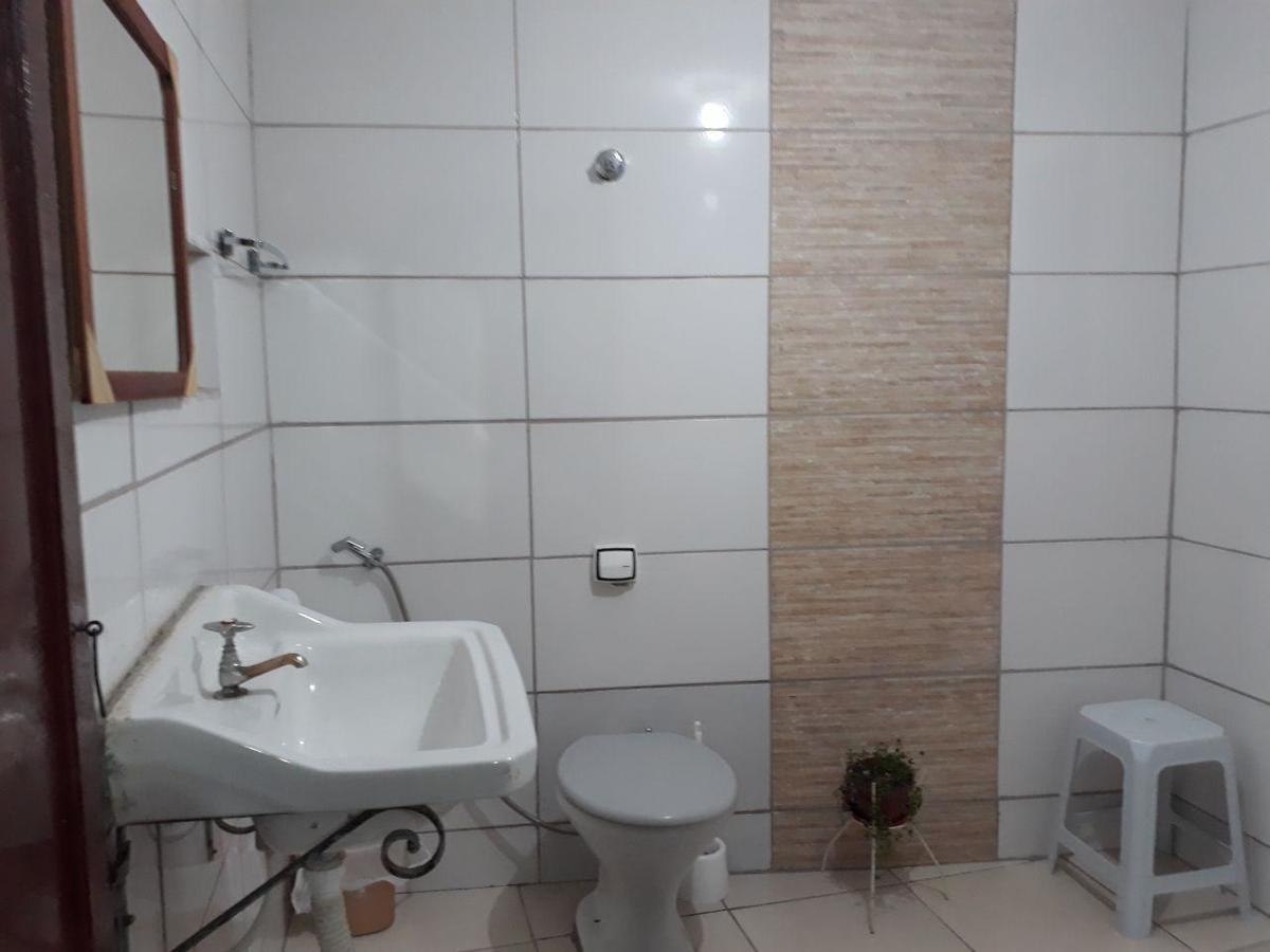 Quarto Triplo com Banheiro