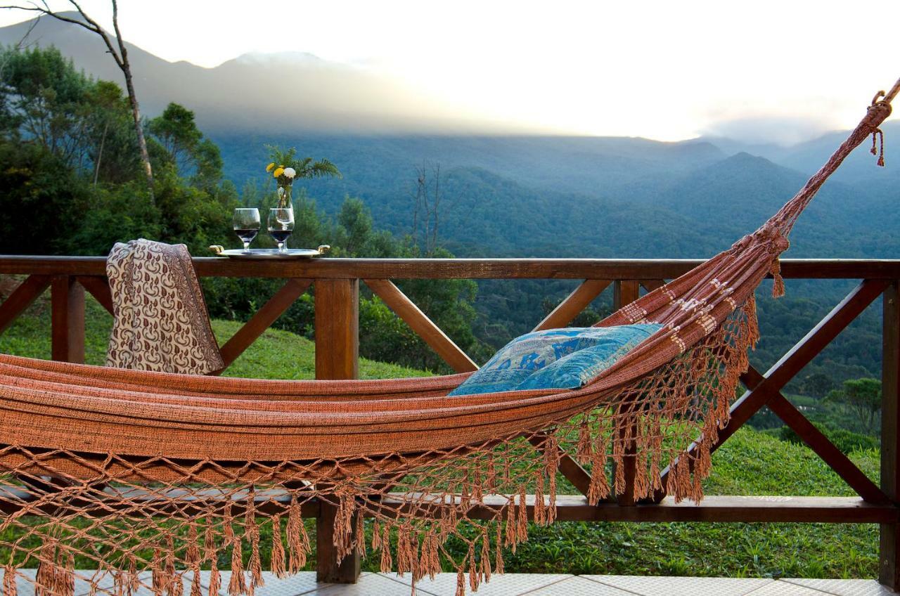 Suíte Luxo com Banheira de Hidromassagem