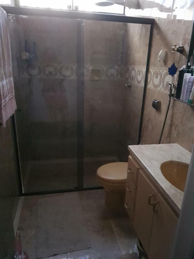 Quarto Pequeno com Cama de Casal ou 2 de Solteiro