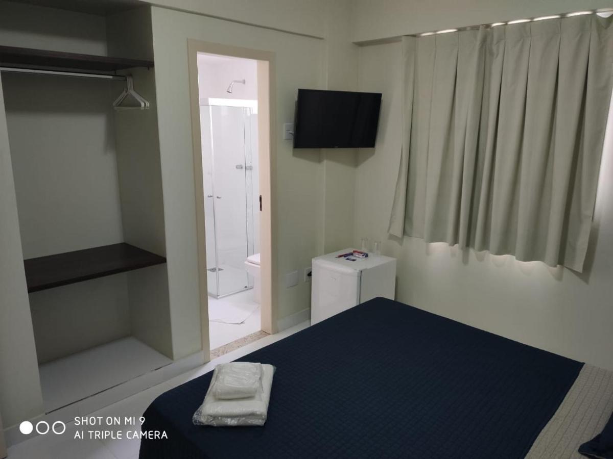 Quarto com Cama de Casal ou 2 de Solteiro