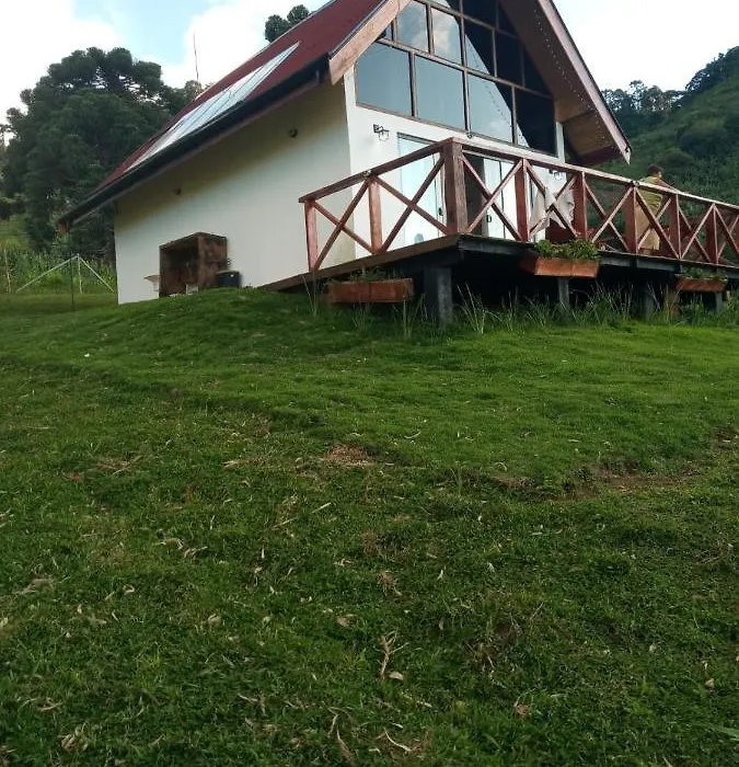 Chalé com vidros e hidromassagem-1