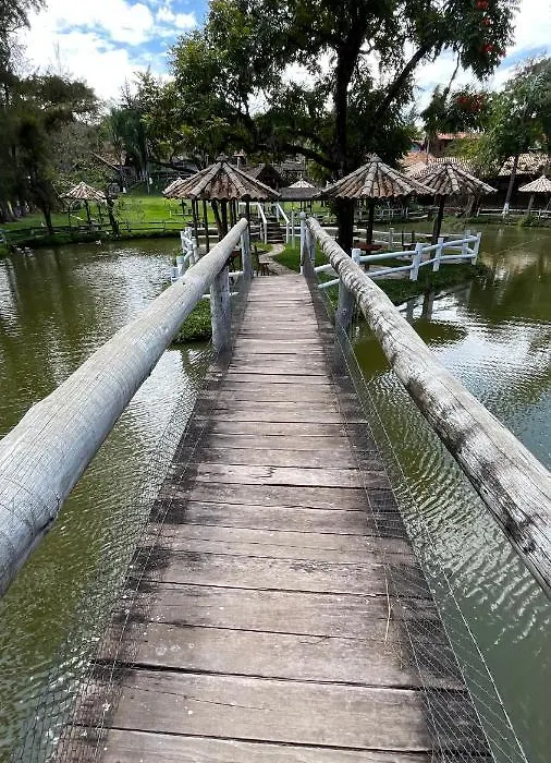 Pousada Recanto Dos Cisnes-1