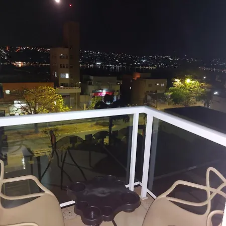 Apto 408, Aeroporto 14km, com wi-fi, self check-in e varandinha-3