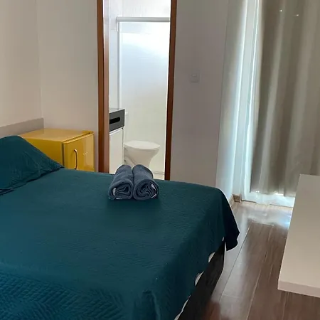 Apto 408, Aeroporto 14km, com wi-fi, self check-in e varandinha-2