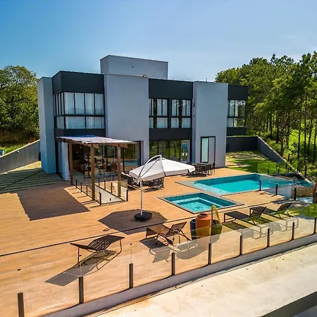Pousada com piscina, jacuzzi e com vista em Capitólio - Casa Decore-3