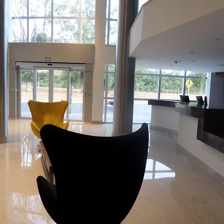 Hotel Amsterdam Montes Claros-3
