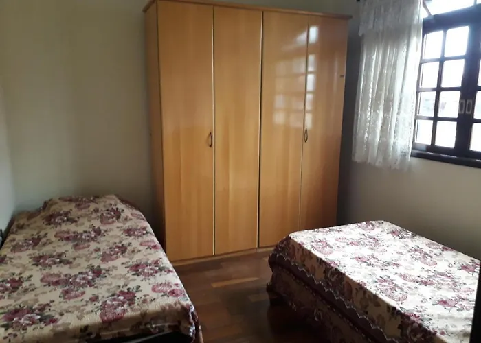 Bela Casa no Centro - Itajubá - MG Vila que aceita animais de estimação