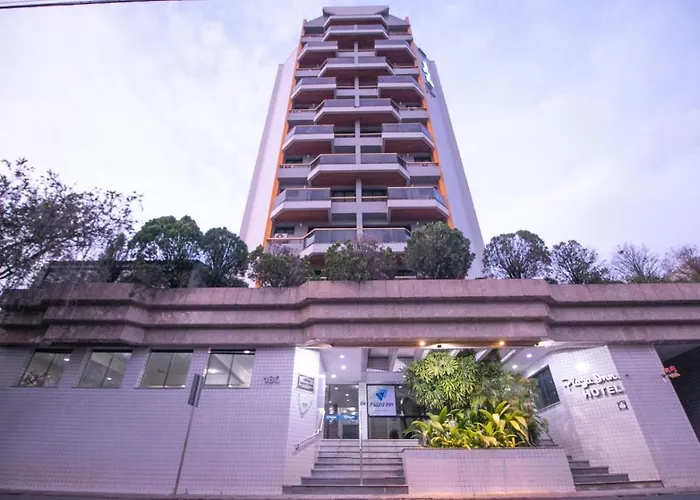 APARTAMENTO EM HOTEL NO CENTRO DE ARAXÁ - 801 - com estaciomamento