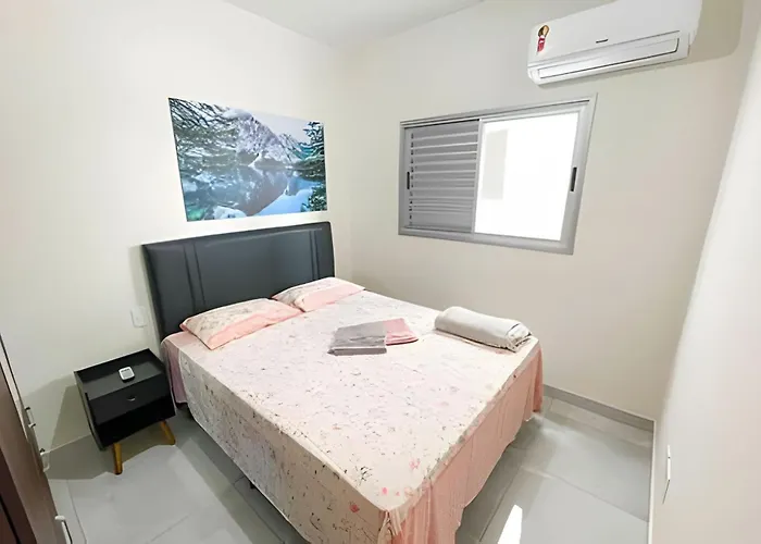 202- APARTAMENTO de 2 QUARTOS para até 5 HÓSPEDES Patos de Minas que aceita animais de estimação