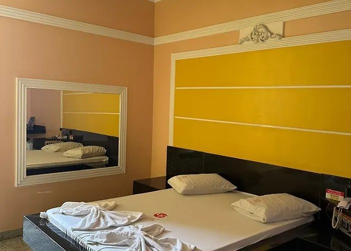 Up Stairs Motel Adults Only Betim