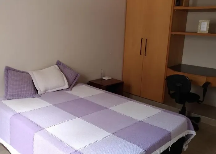 Quarto e suíte para uma pessoa Alfenas